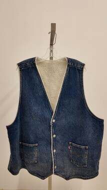 Vintage Levi's Sherpa Lined Denim Vest - Women's/Unisex - Medium Wash